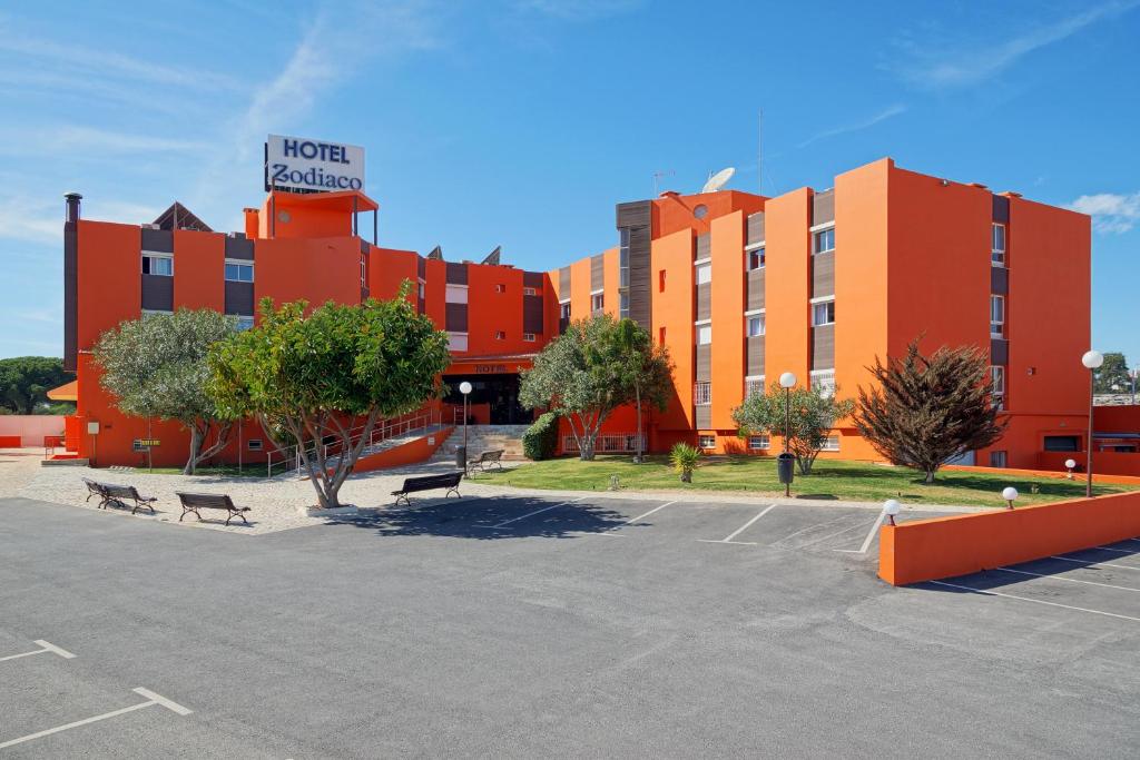 O edifício em que o hotel se localiza