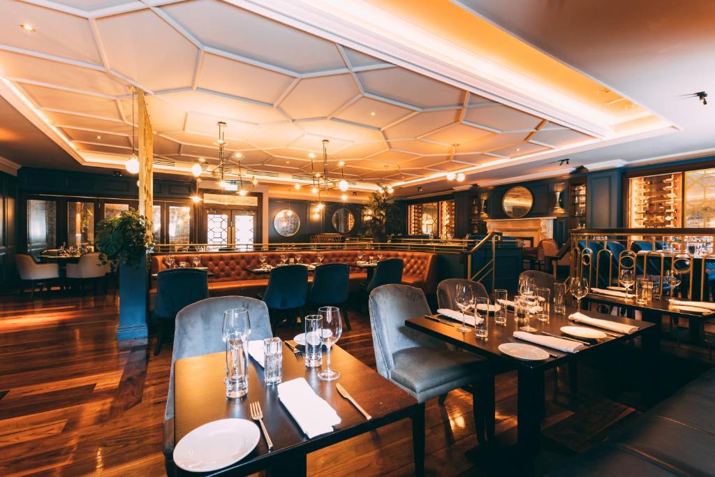 Restaurace v ubytování The Parkview Hotel