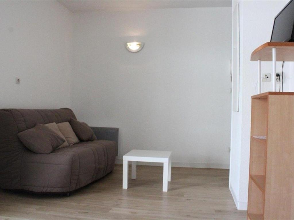 Appartement La Rochelle, 1 pièce, 2 personnes - FR-1-246-252にあるシーティングエリア