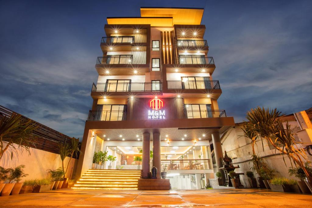 M&M Hotel, Vang Vieng (updated prices 2024)