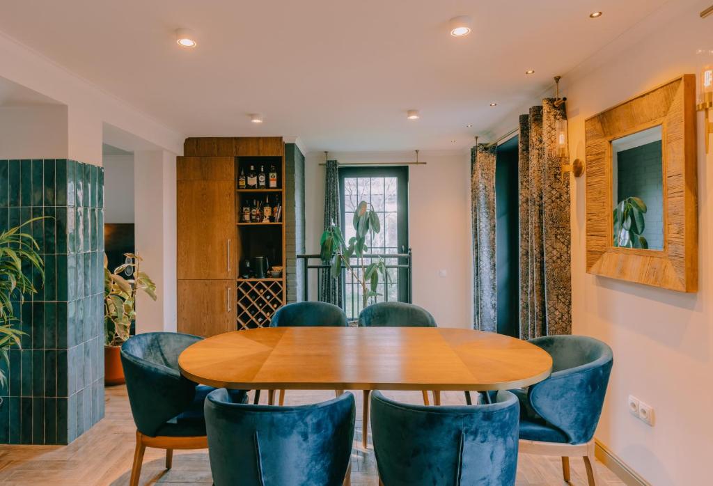 Fotografie z fotogalerie ubytování CROFT Villa v destinaci Gorovani