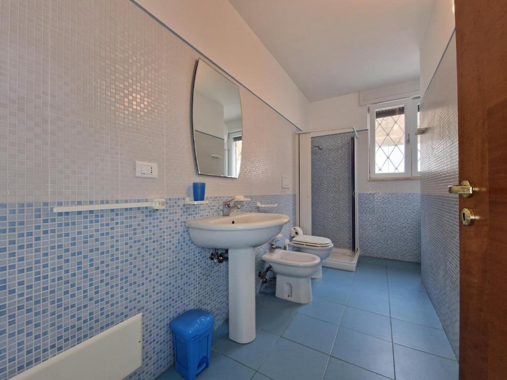 A bathroom at Casa Vacanza Maria Fronte mare