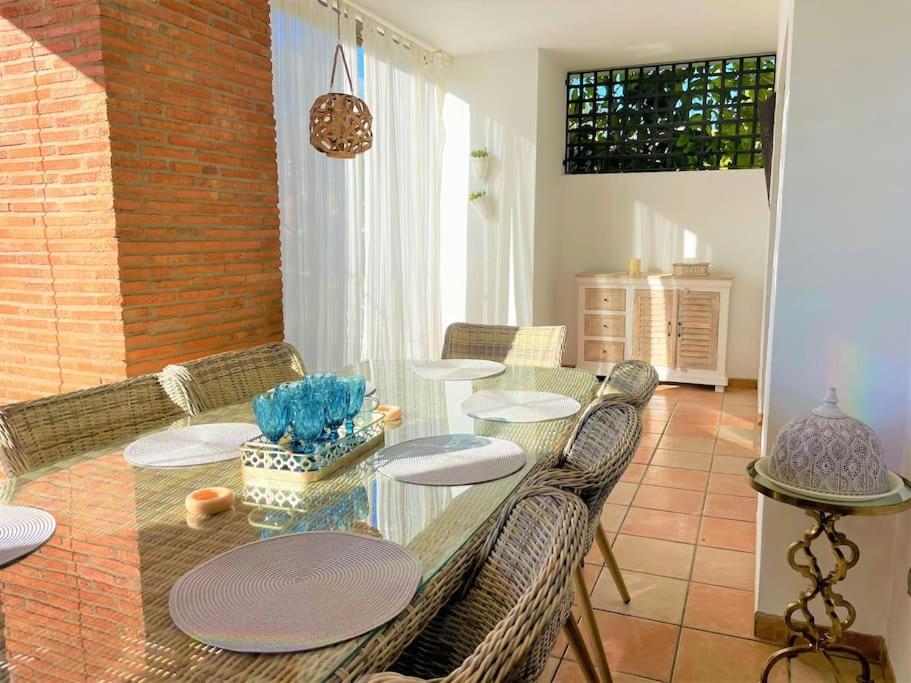 Posedenie v ubytovaní Breathtaking apartment, Paradise Palm View Marbella