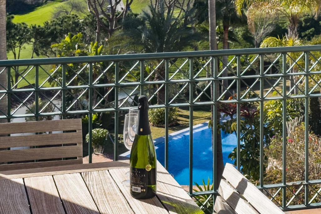 Basen w obiekcie 92-Apartment With Fantastic Views, Miraflores, Mijas lub w pobliżu