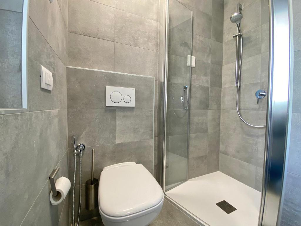 Koupelna v ubytování APARTMENT RIVA Lenno
