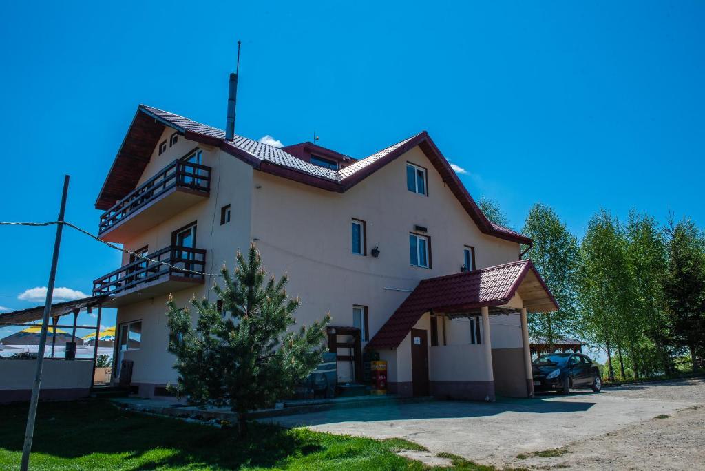 Pensiunea Runcu Stone - Deluxe One-Bedroom Apartment With Garden View