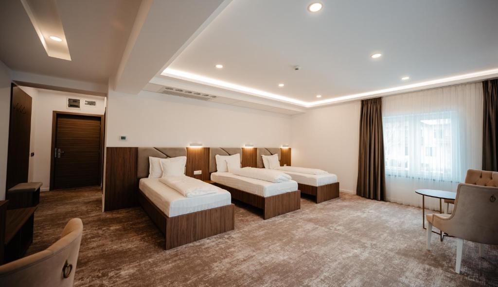 Hotel Ariata - 豪华三重房间
