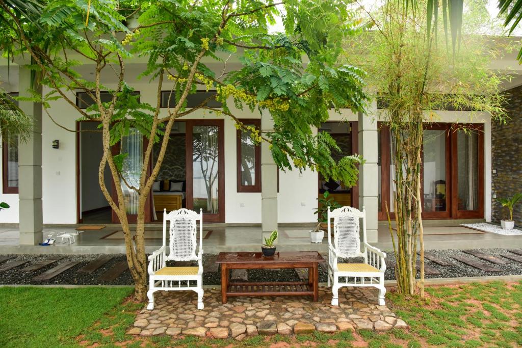 Zahrada ubytování Hiru Lagoon Negombo