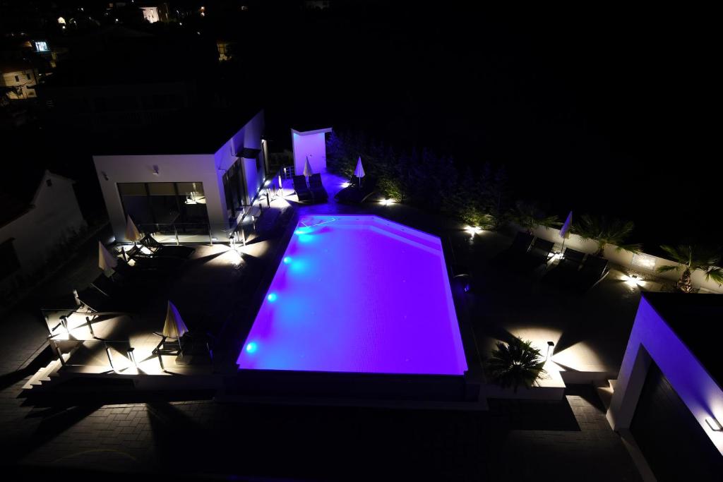Bazén v ubytovaní Holiday Luxury Resort Sundance alebo v jeho blízkosti