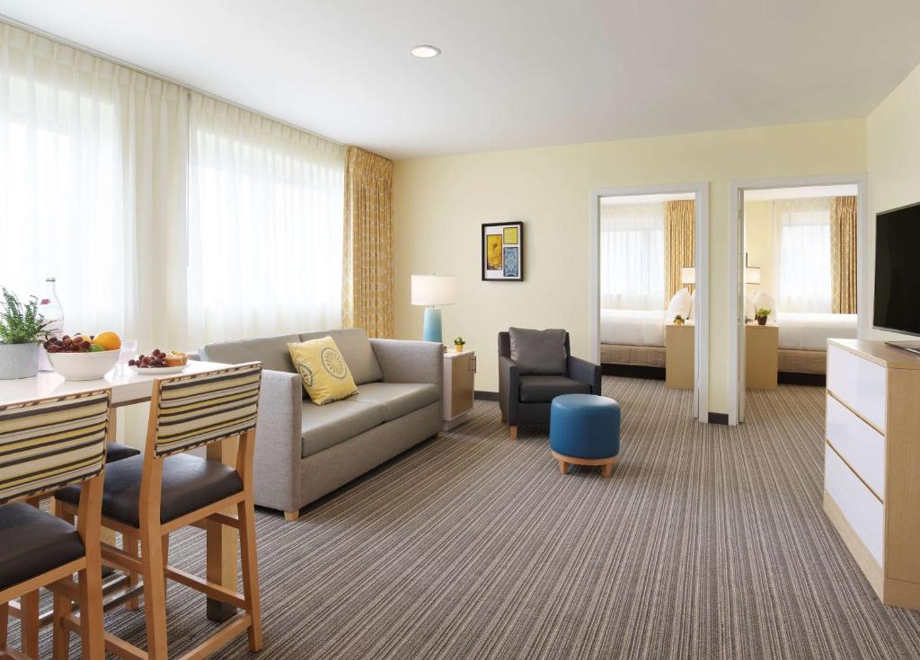 Sonesta ES Suites New Orleans Downtown - Two-Bedroom Penthouse Suite - Two Queens