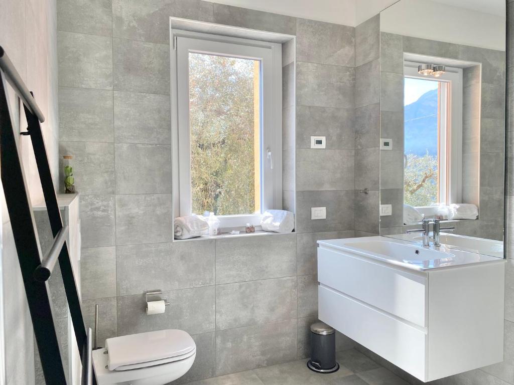 Koupelna v ubytování APARTMENT RIVA Lenno