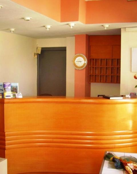 Blue Sky Hotel Apartments - 14