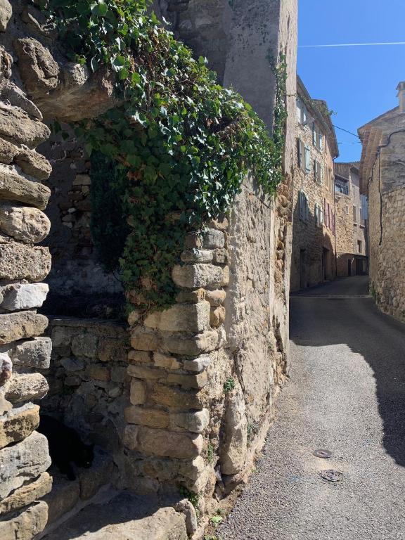 Zdjęcie z galerii obiektu Entre couleurs et senteurs w mieście Mirabel-aux-Baronnies