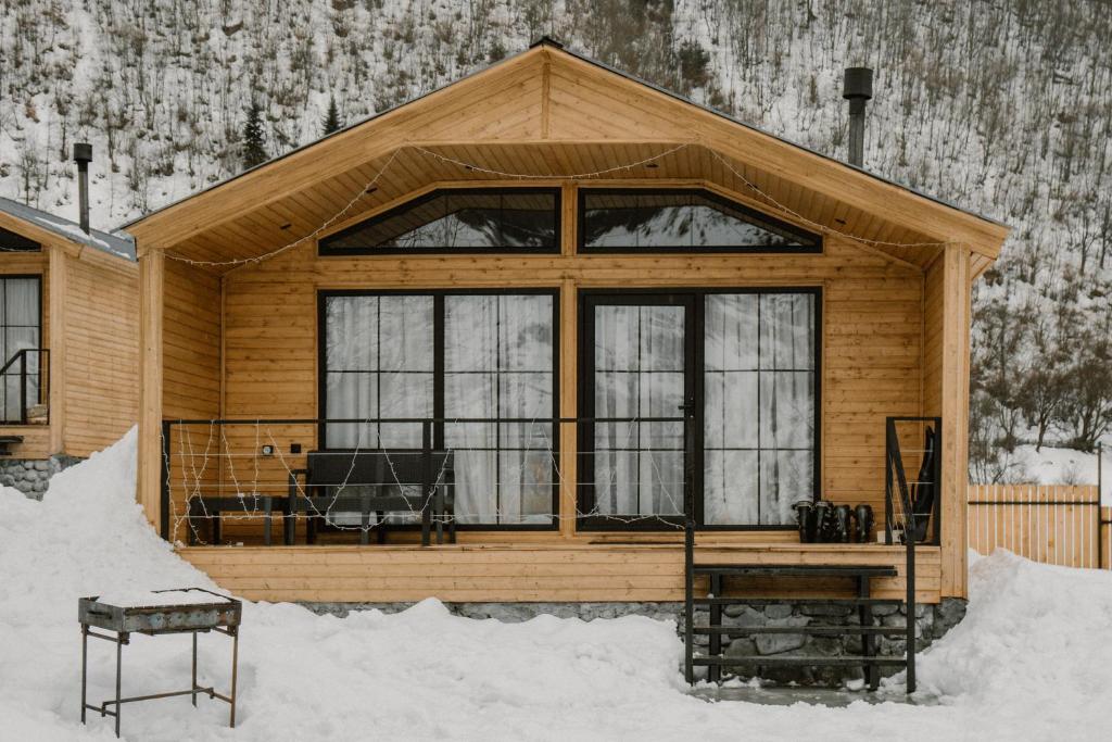 Mestia Villas v zimě