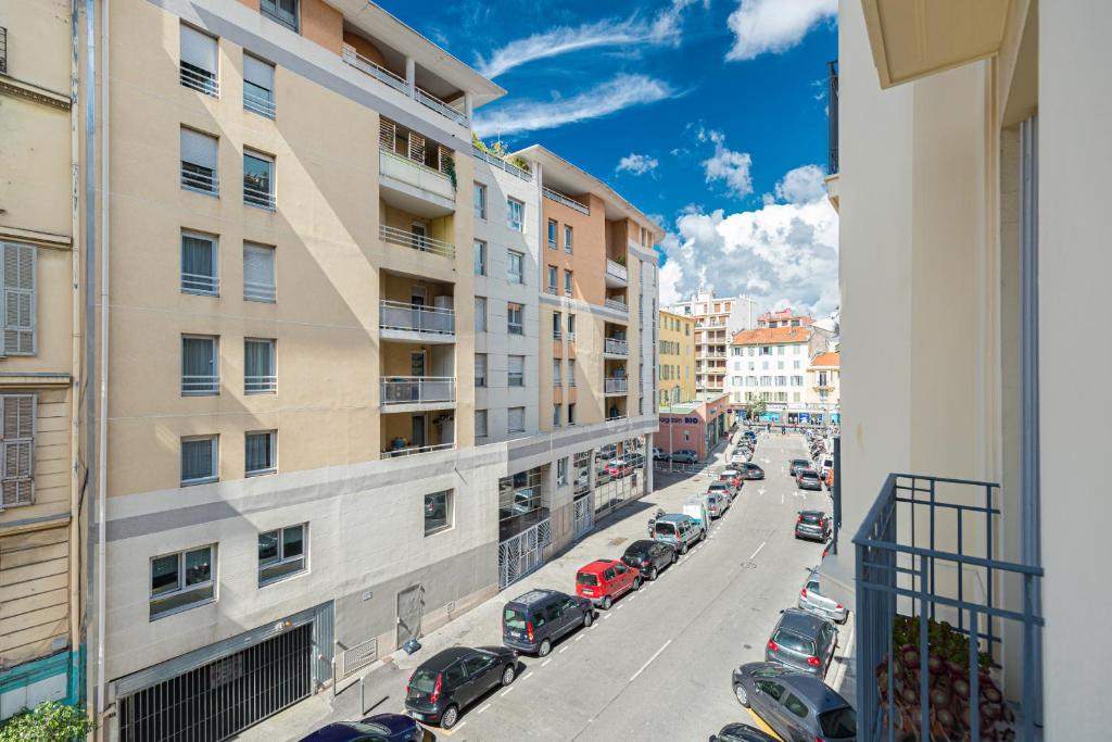 BH - CHARMANT 3 PIECES - Place Garibaldi 4 Personne, Nice – Updated 2023  Prices