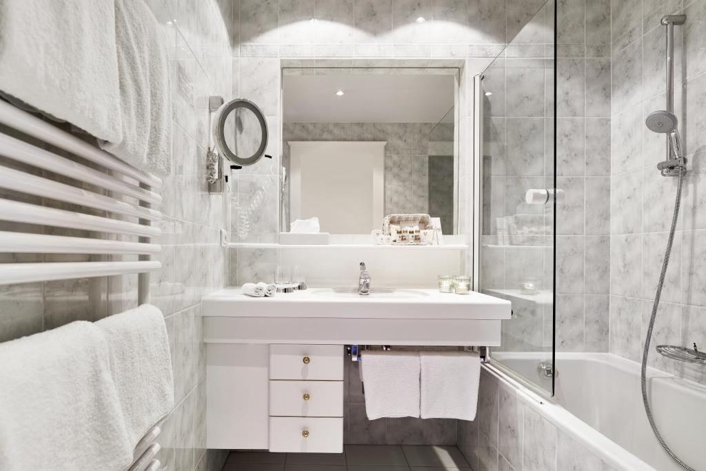 Koupelna v ubytování Hotel Hirlanda