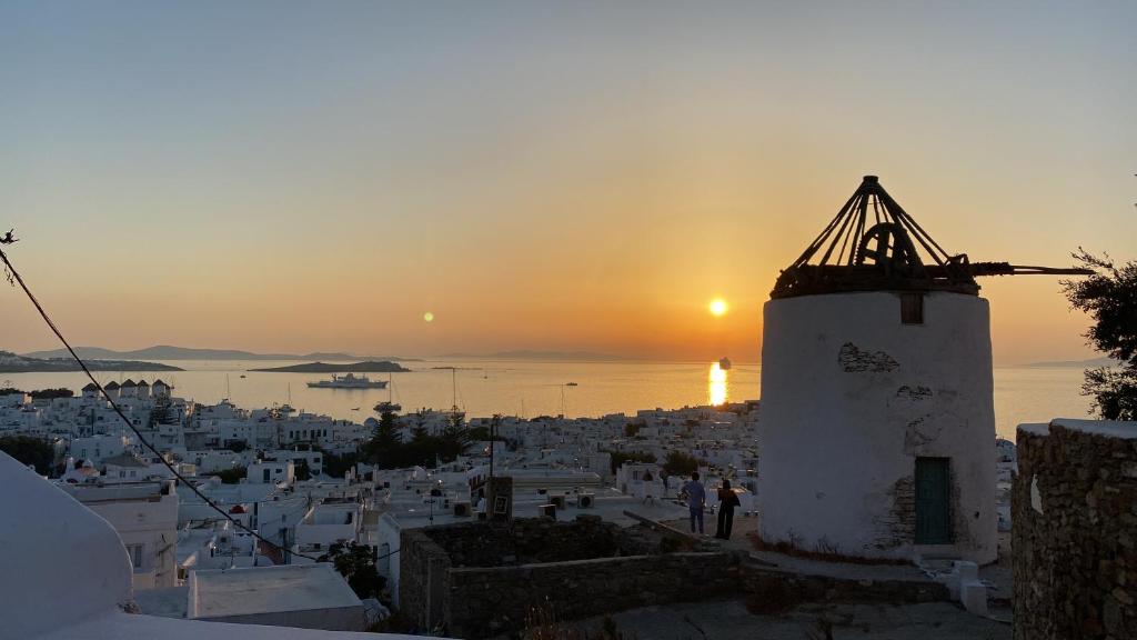 THE VIEW OF MYKONOS - 7