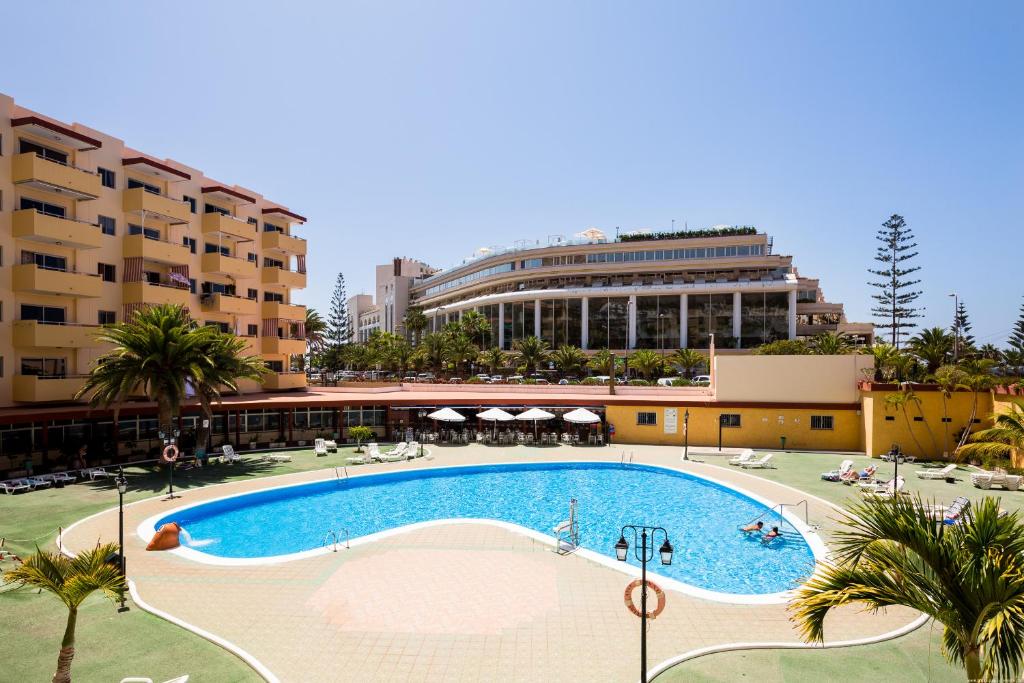 The swimming pool at or close to 504 Los Angeles Moderno con Vista al Océano
