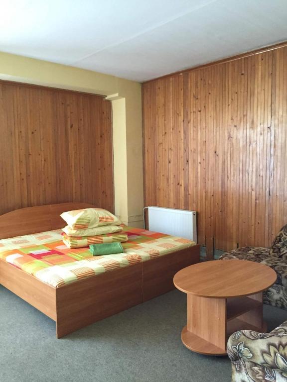 Motelis Jonučiai - Family Room With Private Bathroom