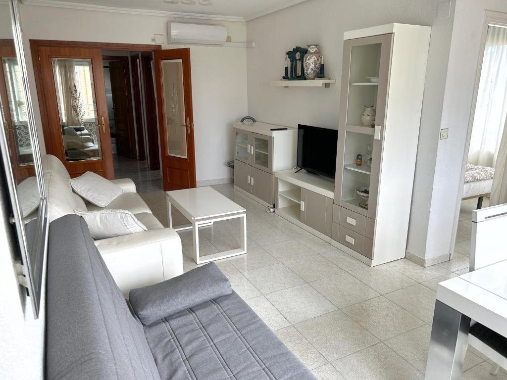 TV a/nebo společenská místnost v ubytování Domo 5E Holiday apt with pool