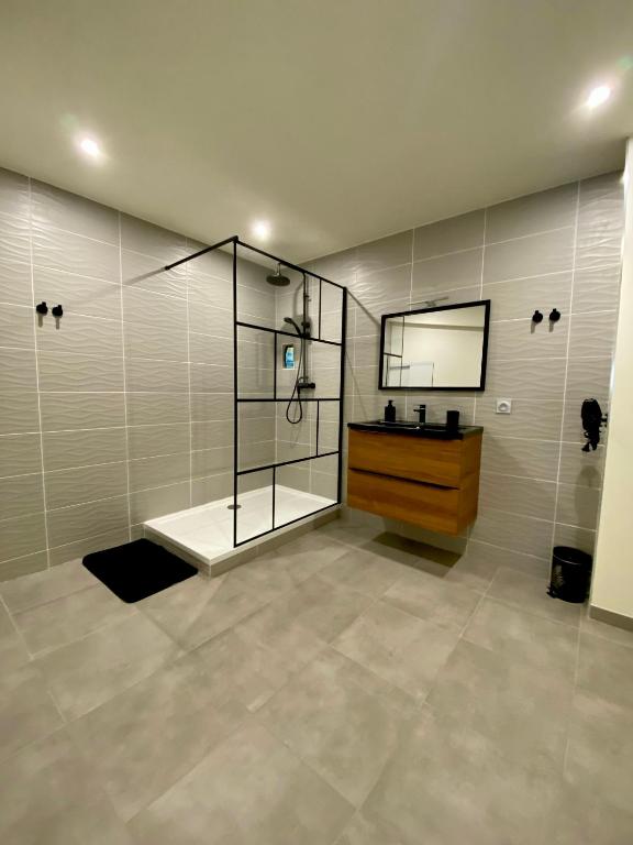 Maison face à la cité - 4