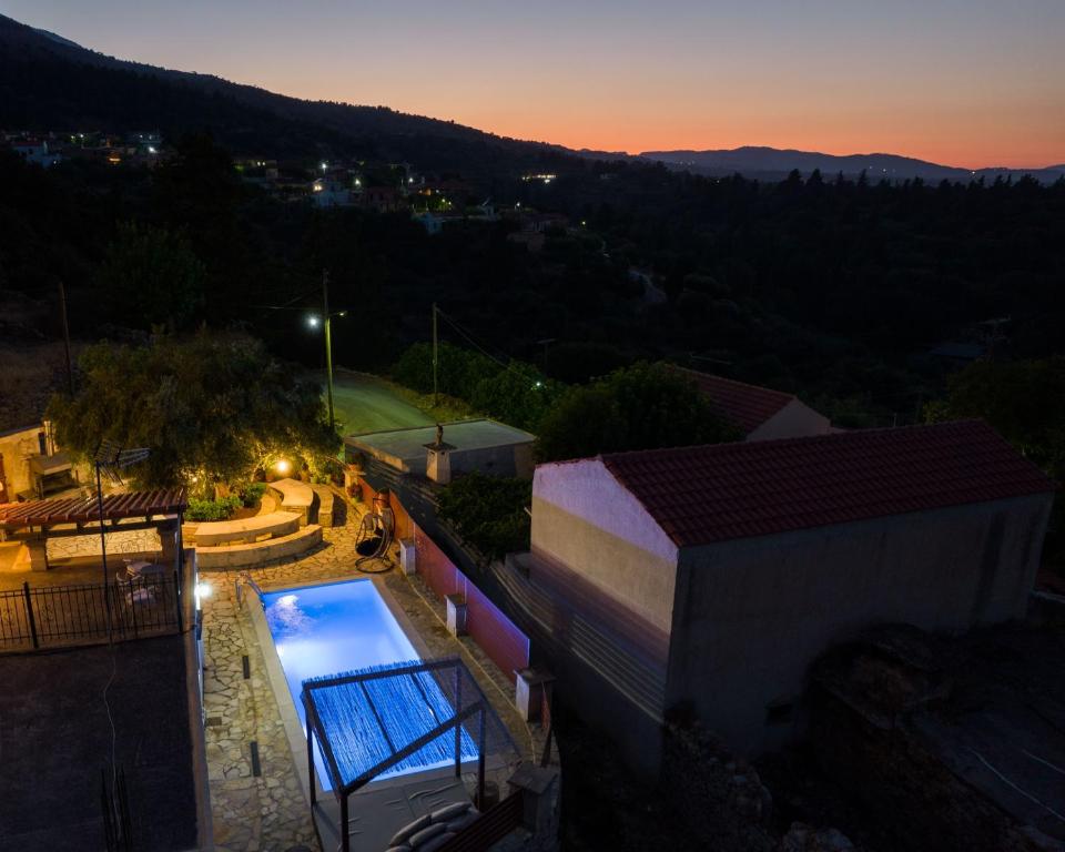 Foto dalla galleria di Villa Tzitzifes a Tzitzifés