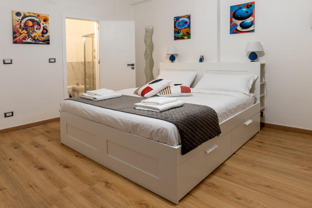 A bed or beds in a room at Sweet Home