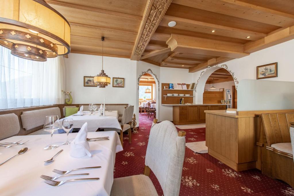 Posezení v ubytování Hotel Stilfserhof