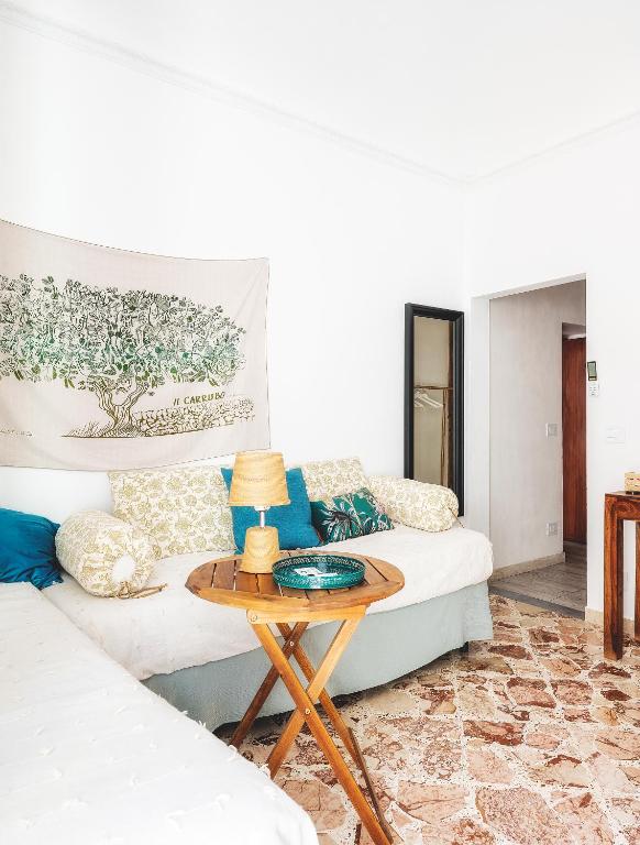 A seating area at A Calata