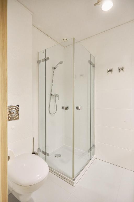 Kúpeľňa v ubytovaní Apartament Riviera z tarasem - Playa Baltis