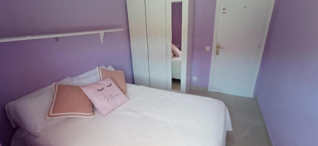 Postel nebo postele na pokoji v ubytování Villa Blanca 10 minutos de la Playa Costa Brava