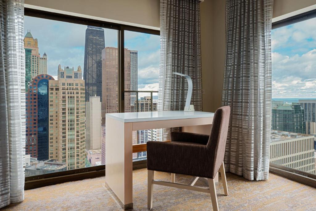 Chicago Marriott Downtown Magnificent Mile photo