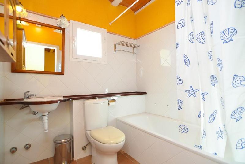 Kúpeľňa v ubytovaní Club Villamar - Cala Llevado 19