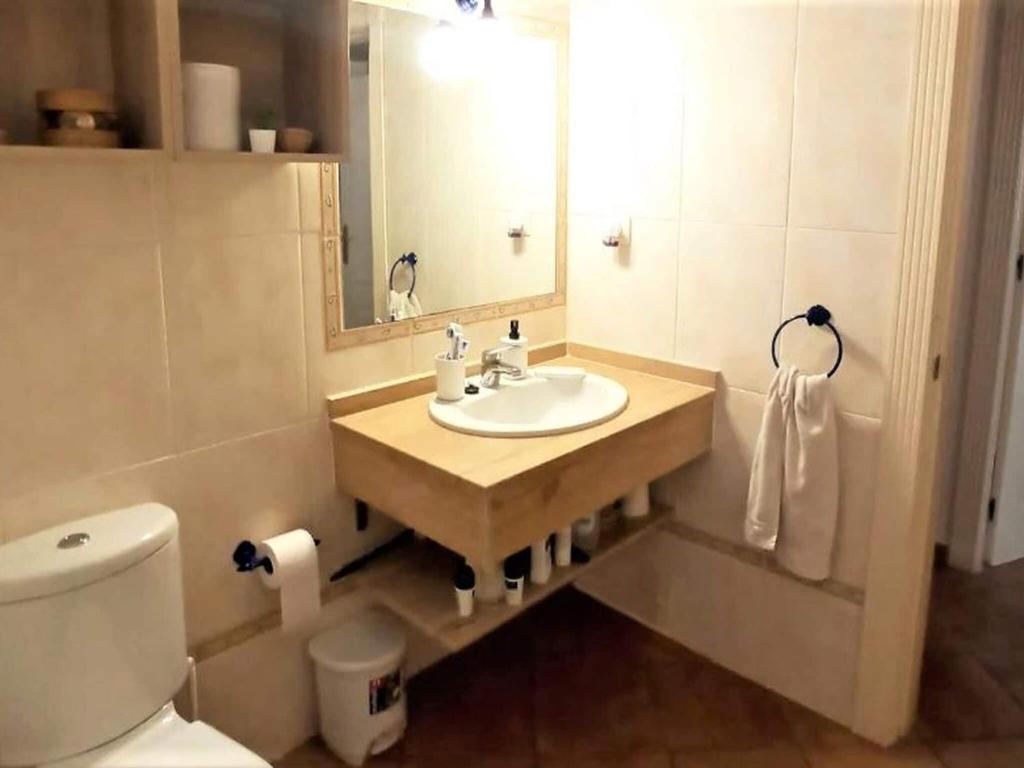 A bathroom at House in paradisiacal beach area La Isleta, Níjar
