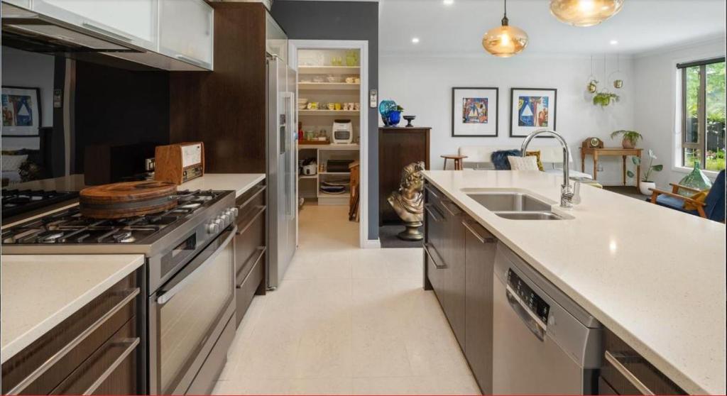 Idyllic Tui - Resim 7