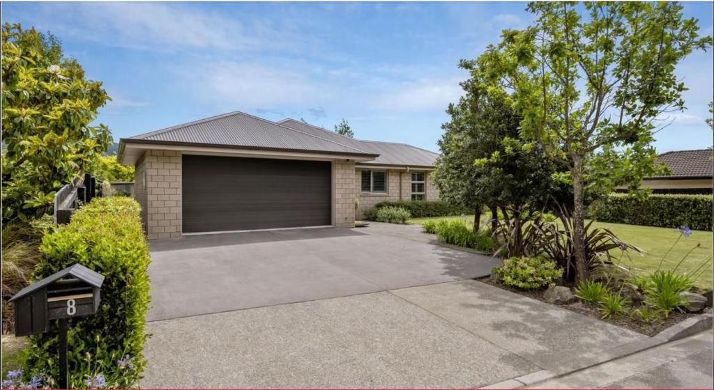 Idyllic Tui - Resim 8