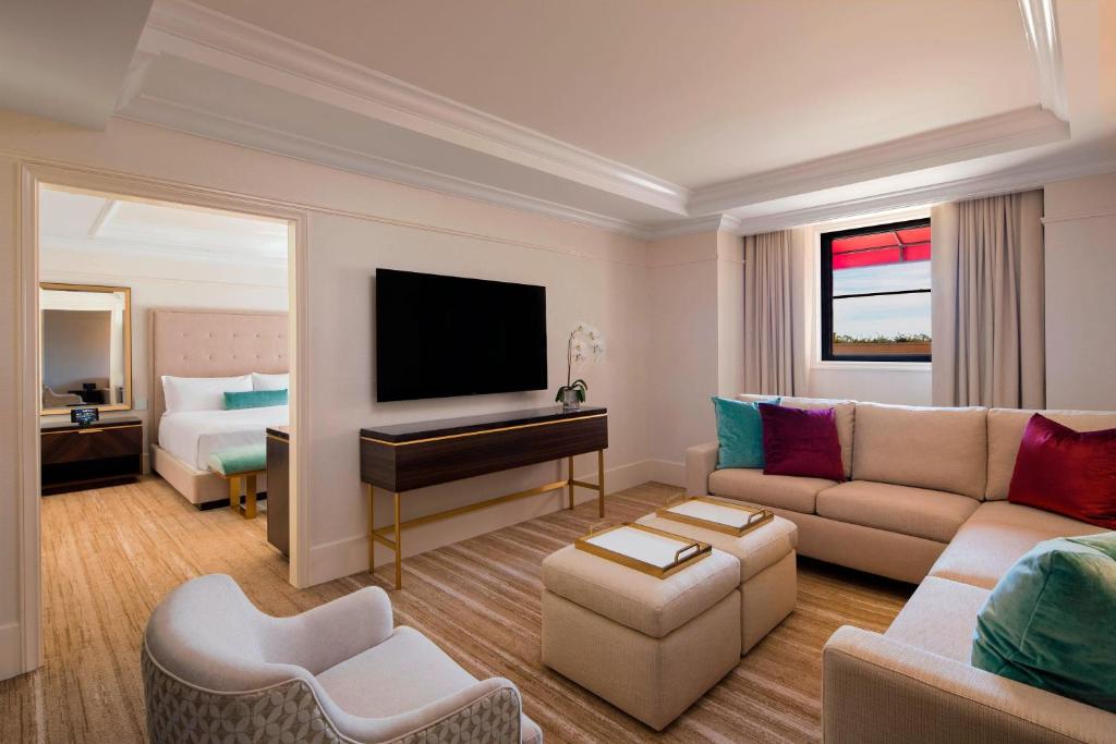 The St. Regis Atlanta - Suite Caroline Astor, Suite, 1 Roi, Vue De La Piscine, Balcon