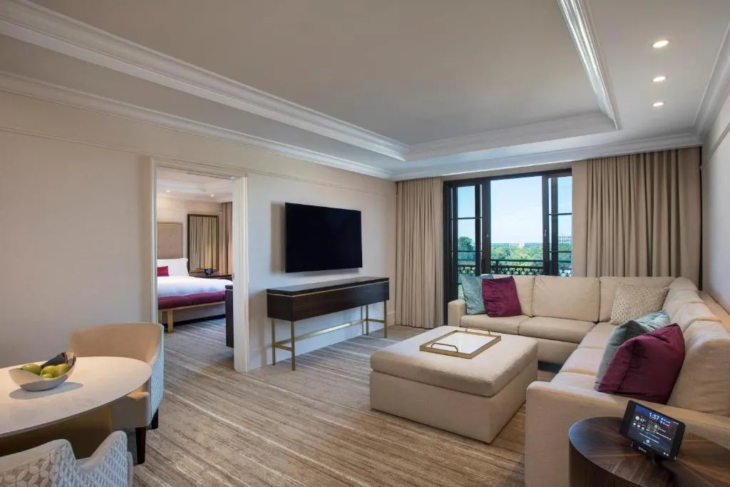Corner St. Regis Suite, Suite, Corner room, Balcony