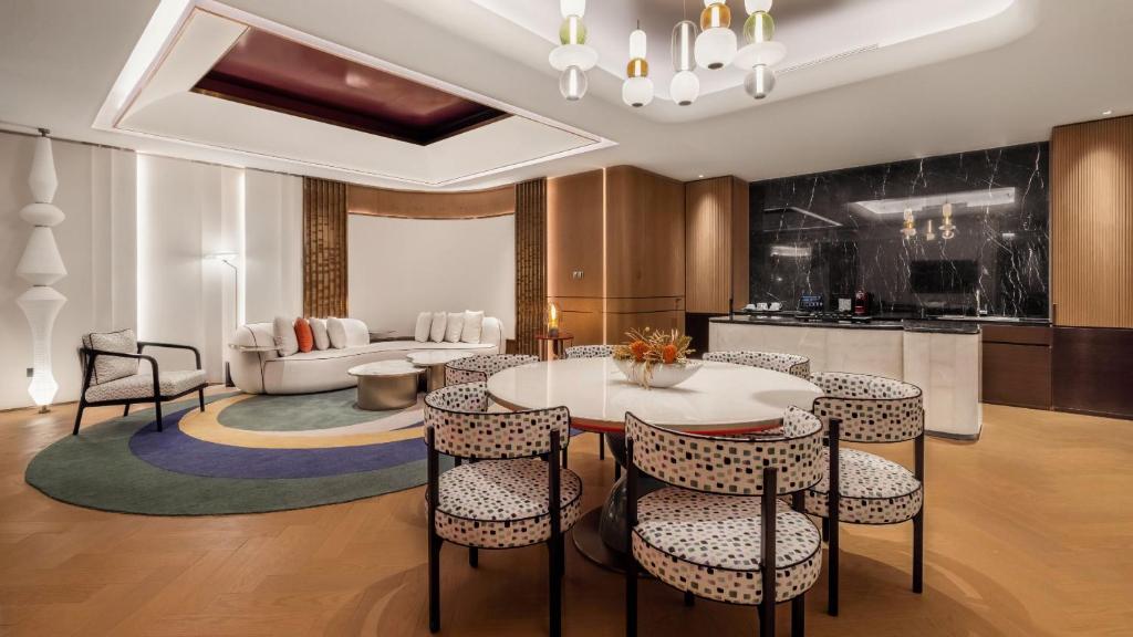 Hotel Indigo Xiamen Haicang, an IHG Hotel - 1 Slaapkamer Suite Eetkeukenette -bijeenkomst