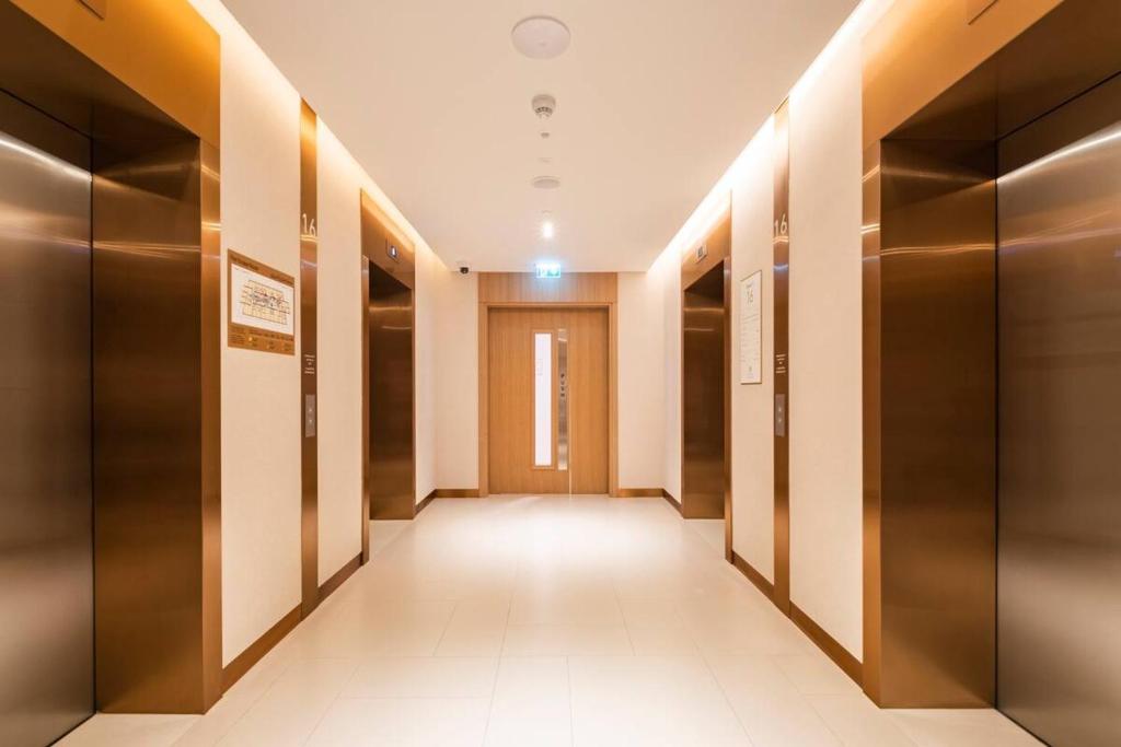 Fotografie z fotogalerie ubytování Luxurious Beachfront Apartment v Dubaji