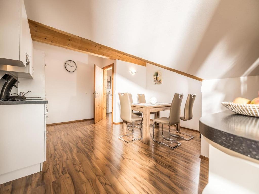 A kitchen or kitchenette at Apartment near the ski area and lake