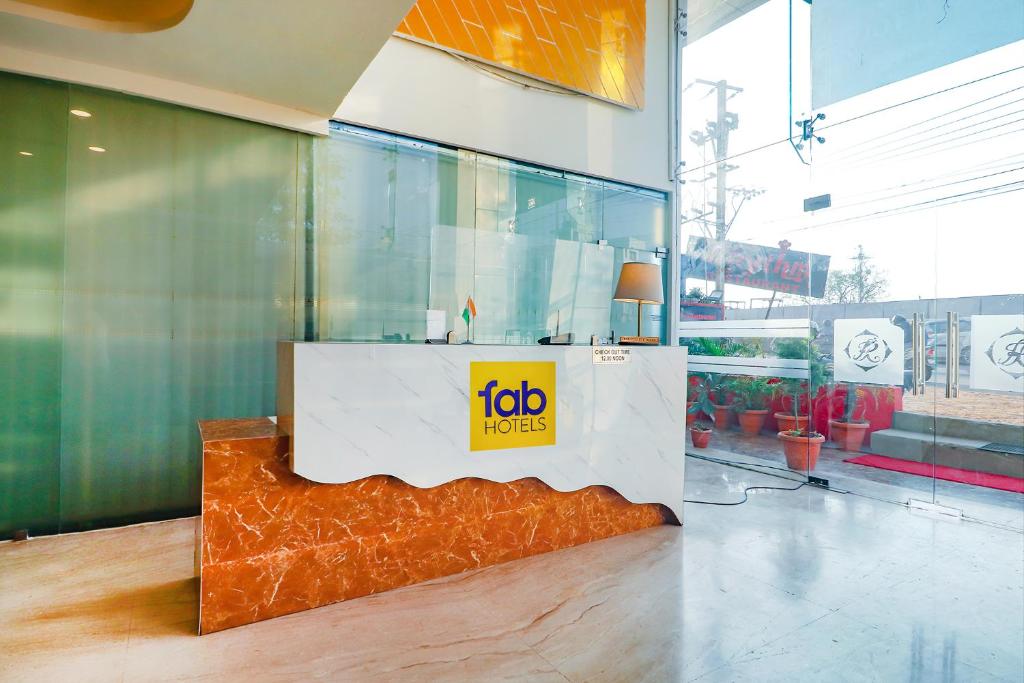 FabHotel Rainbow Express - Housity