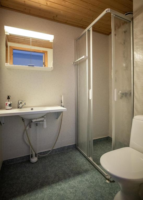 Koupelna v ubytování Hotel Karhu