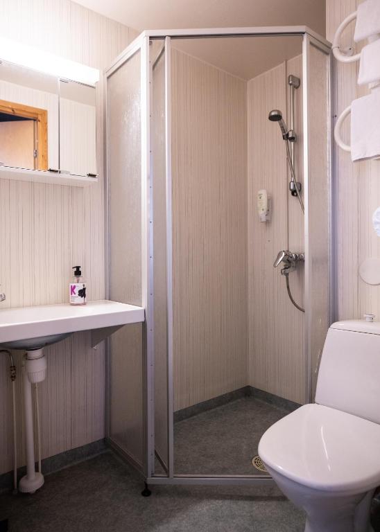 Koupelna v ubytování Hotel Karhu