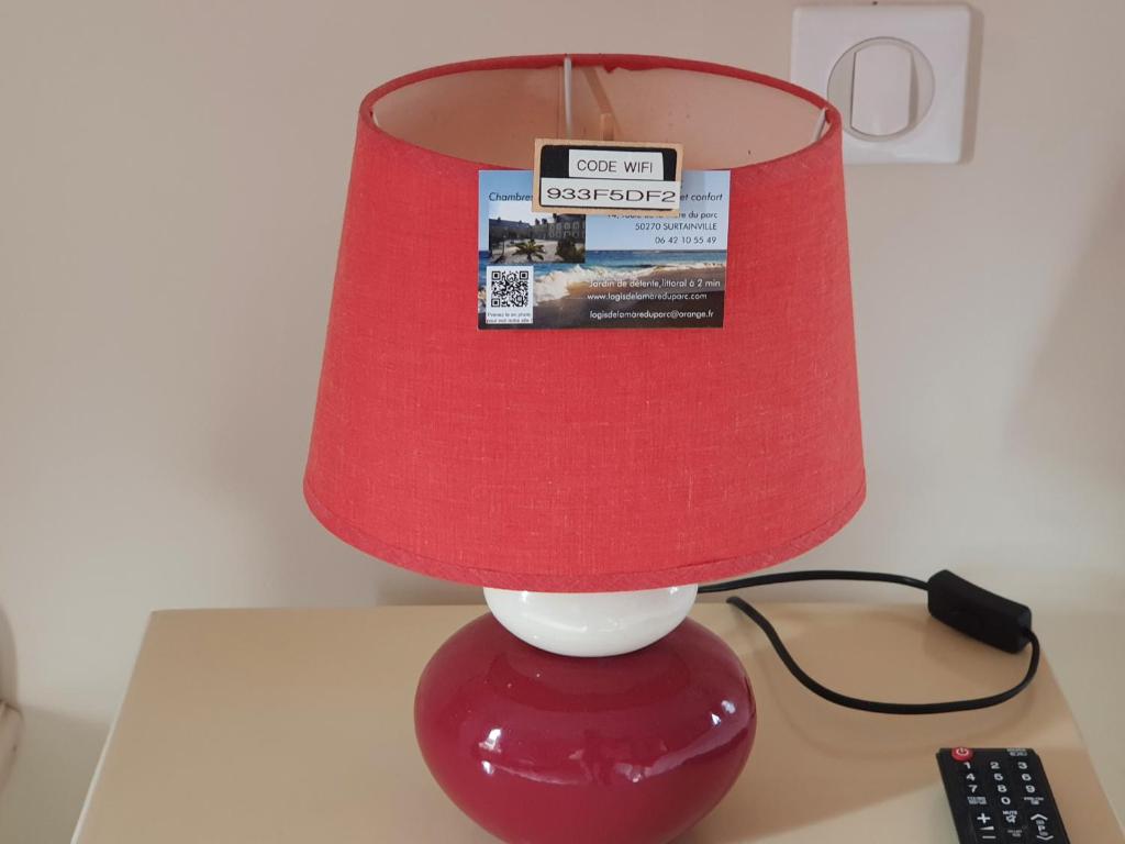 Fotografie z fotogalerie ubytování Chambres du logis De La Mare Du Parc v destinaci Surtainville
