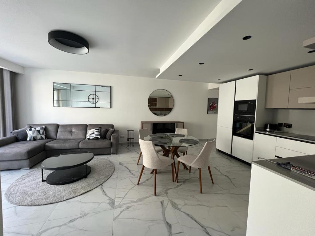 Skylark 2 Apartment with Terrace - 2