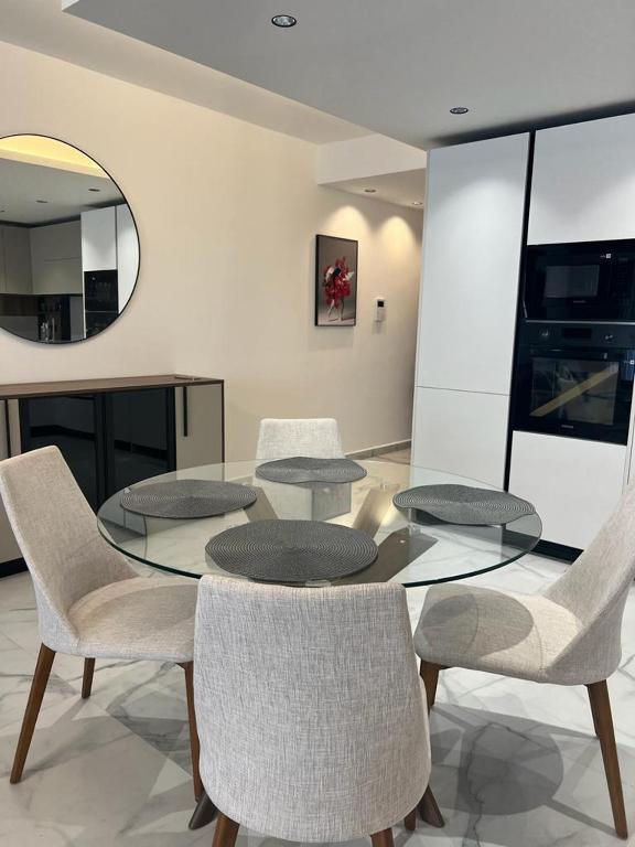 Skylark 2 Apartment with Terrace - 11