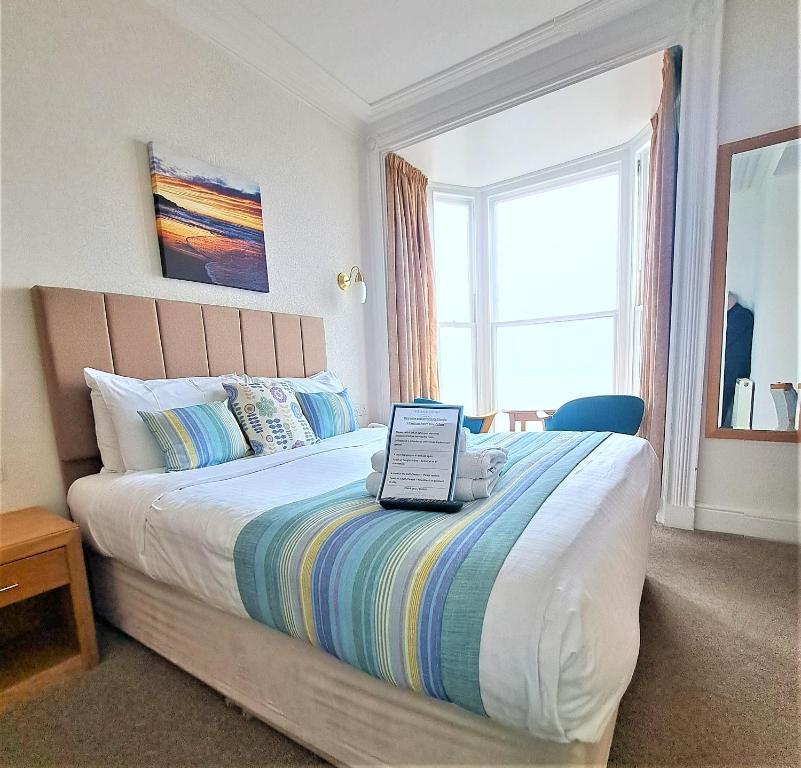 Richmond Hotel - отзывы и видео