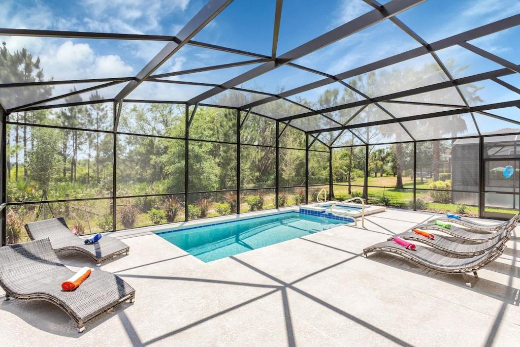 Spacious luxury Villa South Facing Pool & SPA near Walt Disney