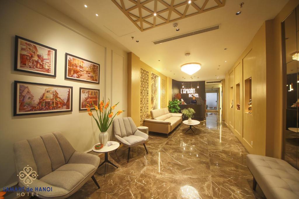 Posezení v ubytování L'amant de Hanoi Hotel - khách sạn Lamant de Hà Nội